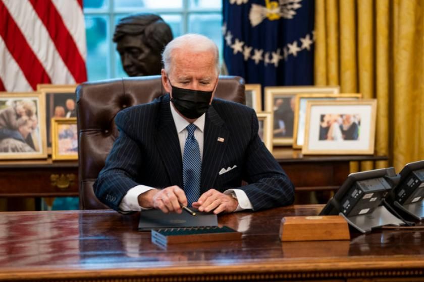 Biden did not, in fact, remove Trump's 'Diet Coke button' from the Resolute Desk, White House clarifies